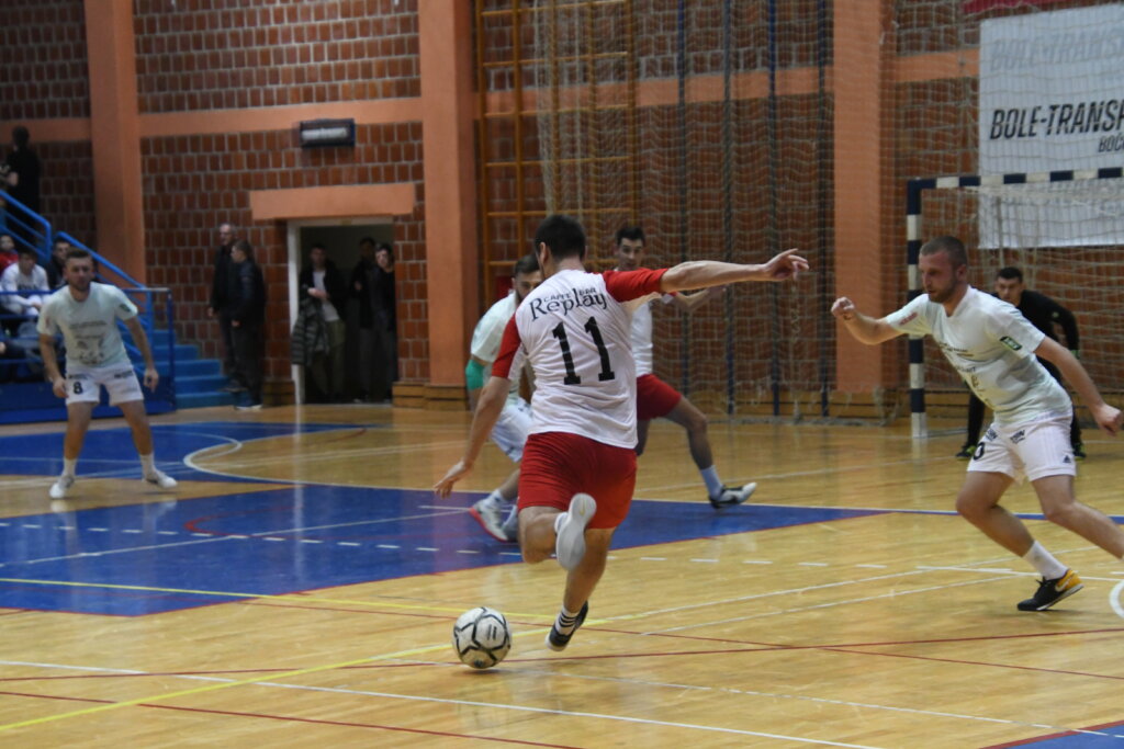 [VIDEO] Vrlo dobar Miroslav Koprić na vratima Robin trgovina