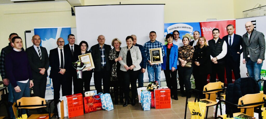[FOTO] Emina Burek i Krunoslav Srbljinović primili Godišnje nagrade Mljekarskog lista proizvođačima mlijeka