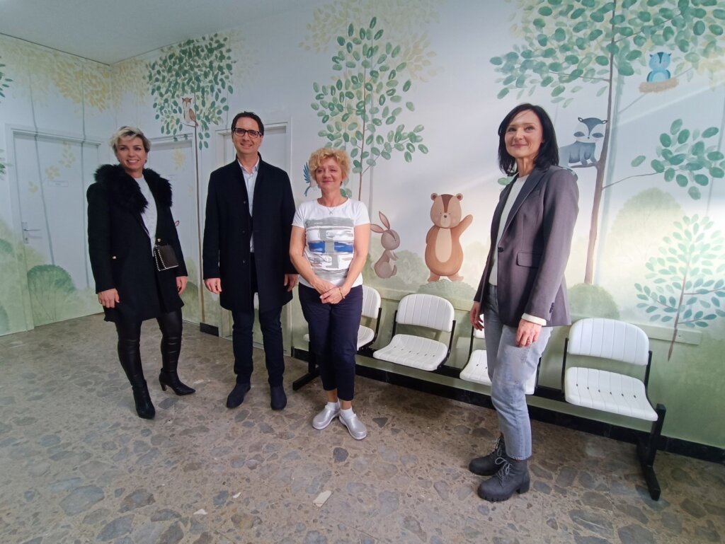 [FOTO] U uređenje nove pedijatrijske ordinacije Doma zdravlja Varaždinske županije uloženo 28.000 eura, posebnost su oslikani zidovi