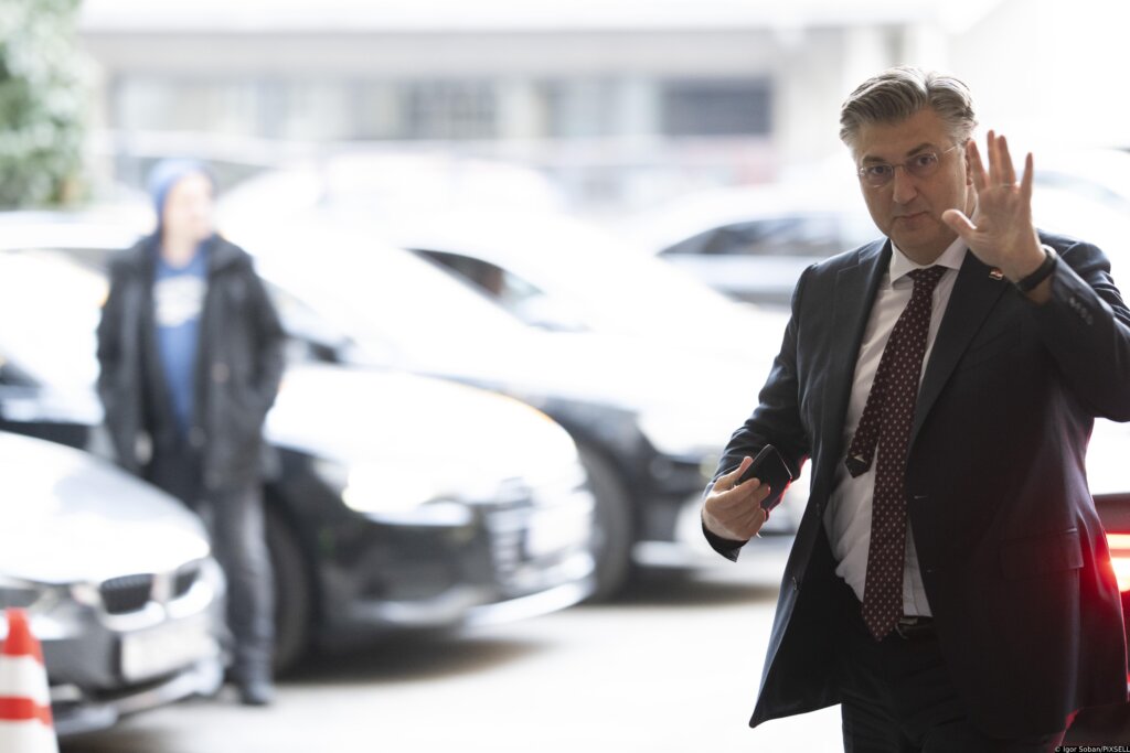 Andrej Plenković u Osijeku dodijelio 22 ugovora vrijedna 490 milijuna eura
