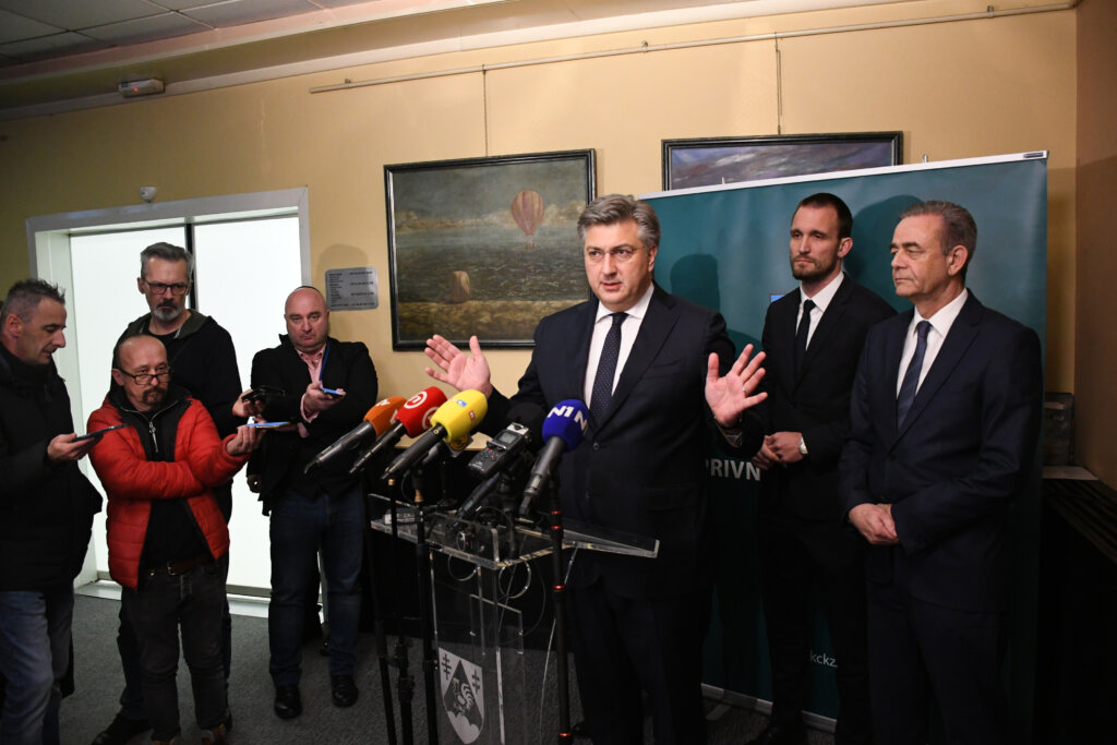Koprivnica: Premijer Plenković Održao Sastanak Sa županima Pet Sjevereozapadnih županija
