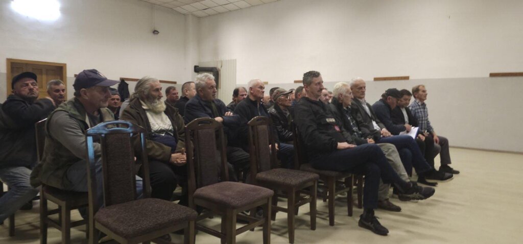 691556ff-b17c-43f0-b526-ba1b2dd135d0