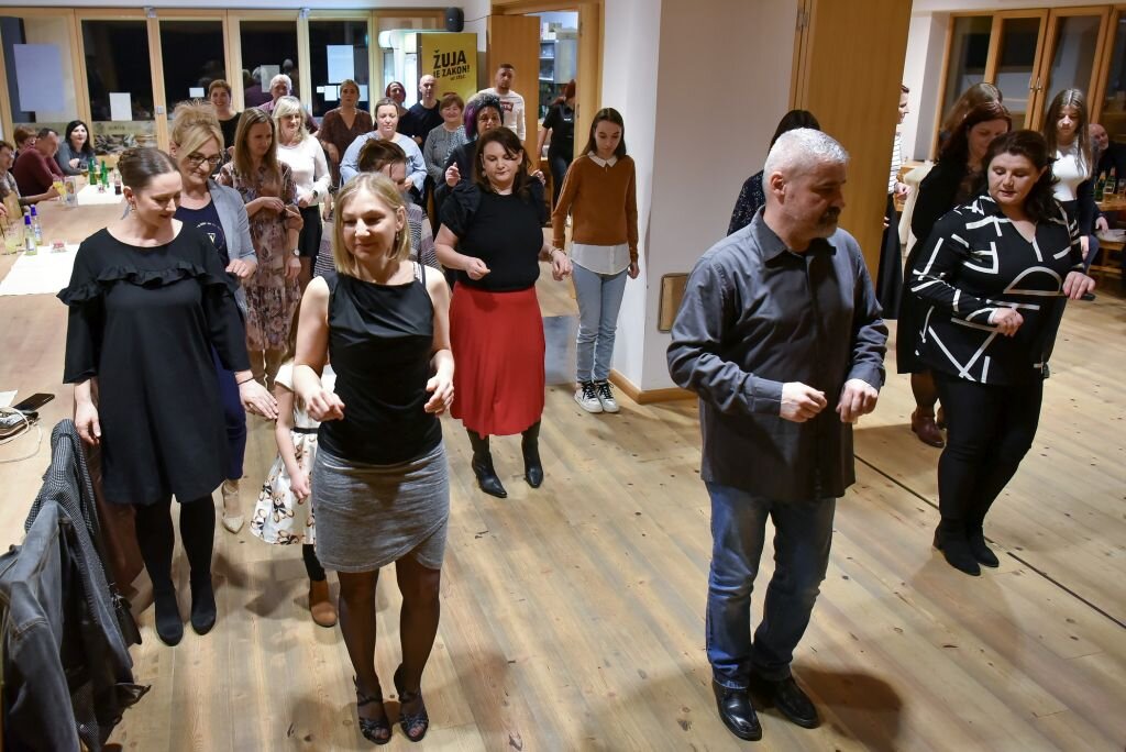 [FOTO] Plesni klub Ritam vratio ples u Đurđevac