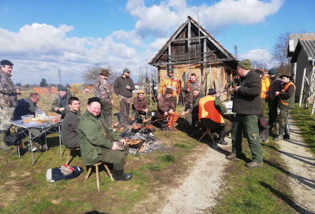 Lovačko društvo Fazan Preseka okuplja 45 članova, među njima su i dvije lovkinje iz Križevaca