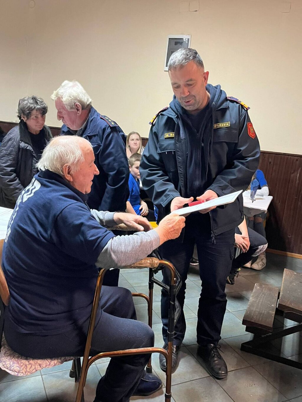 IMG-cac572feec486bf3d4d474ea7136450d-V