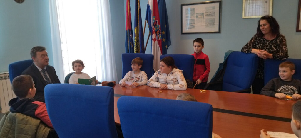 IMG-ef562d55d0508ce753b95730025a3c76-V