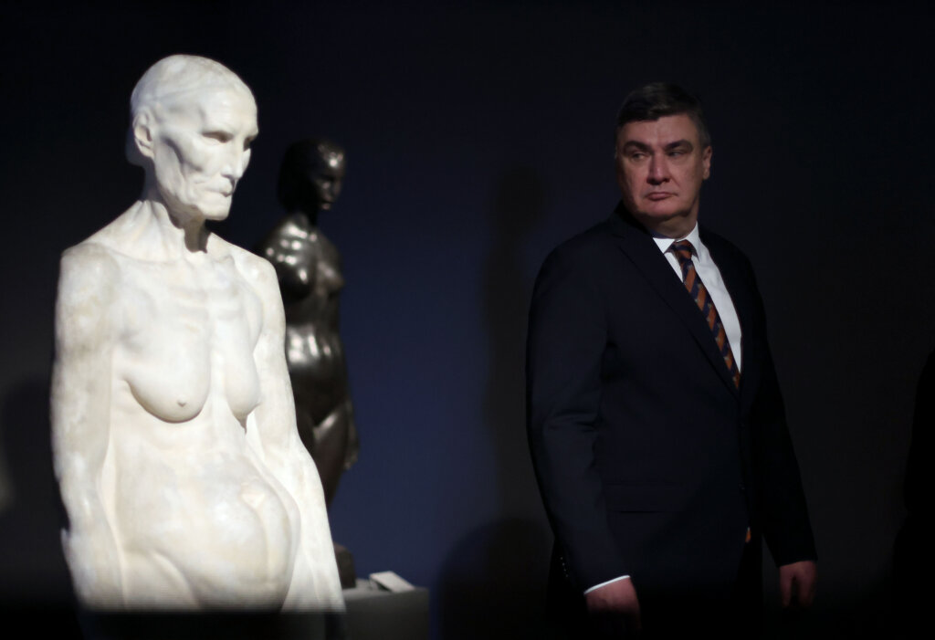Predsjednik Milanović obišao izložbu Meštrovićevih djela u Klovićevim dvorima
