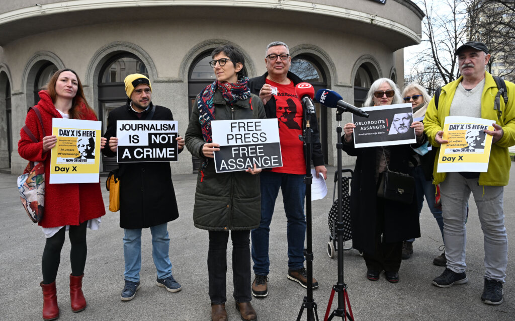 Zagreb: Akcija Međunarodne I Europske Federacije Novinara Protiv Izručenja Juliana Assangea Sad U