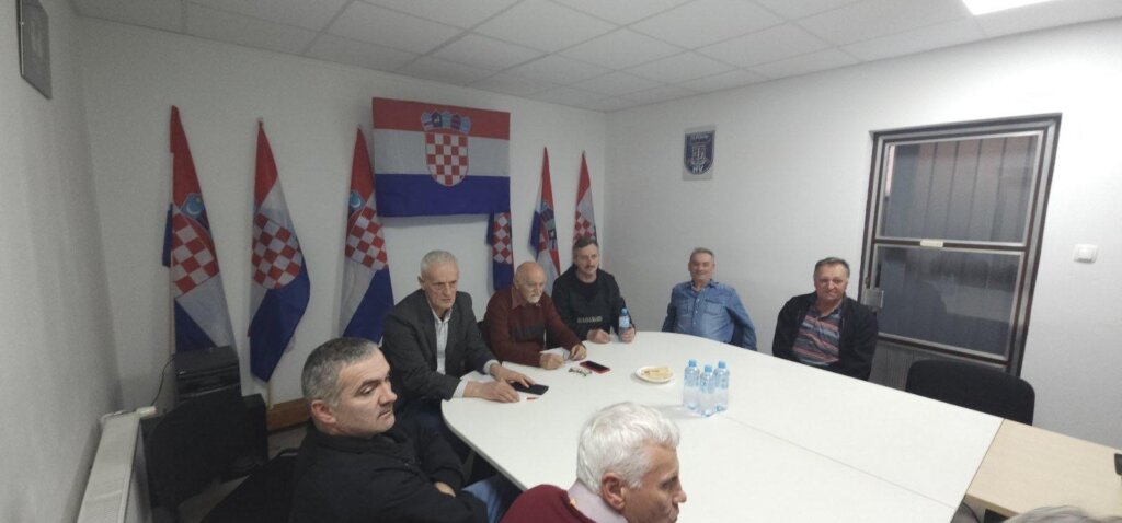 b8be3d28-5c50-4f8d-b6e7-77ccaef0b100 (1)