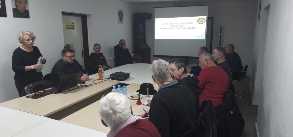 c636806d-a081-4cd5-b55d-84930f6a9ac8