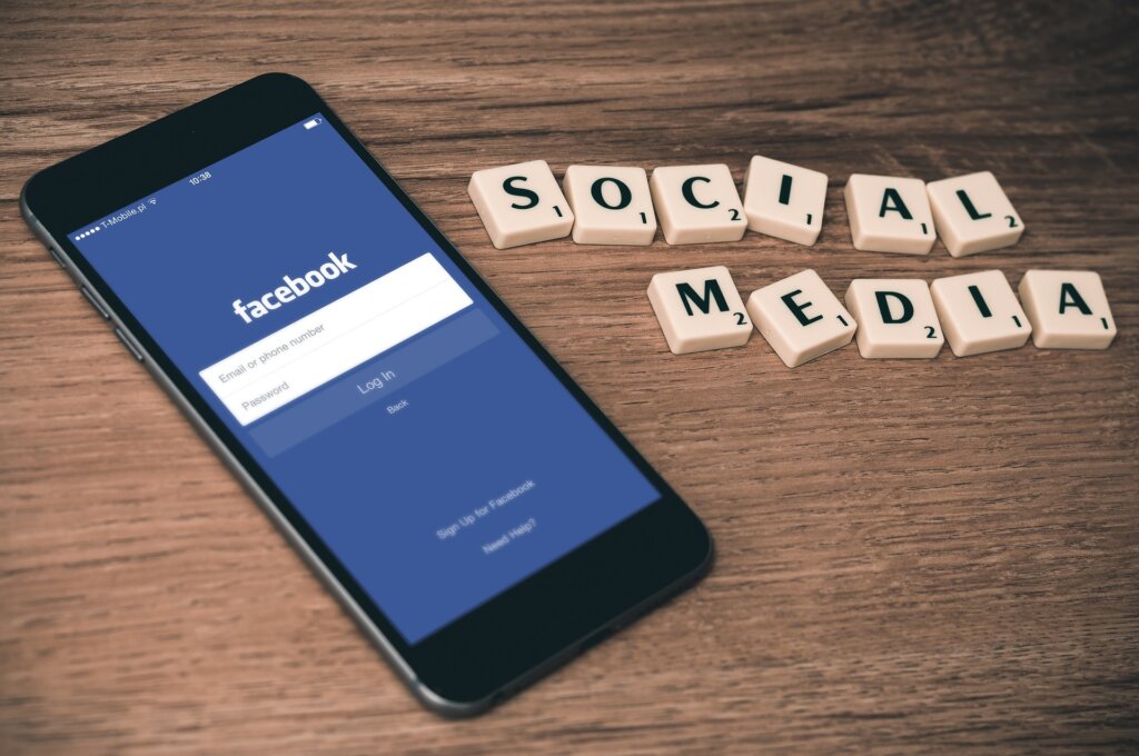 Facebook, veteran među društvenim mrežama, napunio dvadesetu