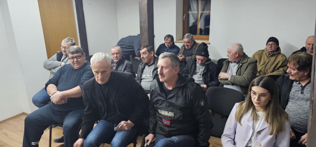 tribina gornja ri (2)