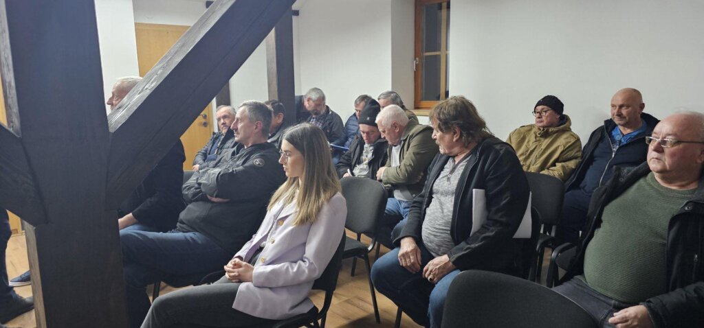 tribina gornja ri (3)