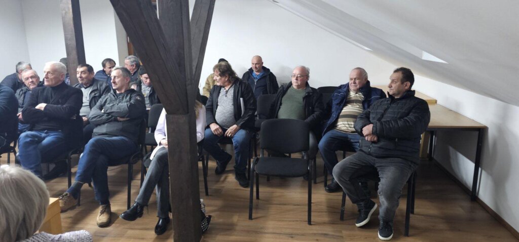 tribina gornja ri (4)