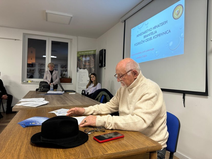 tribina orehovec (1)