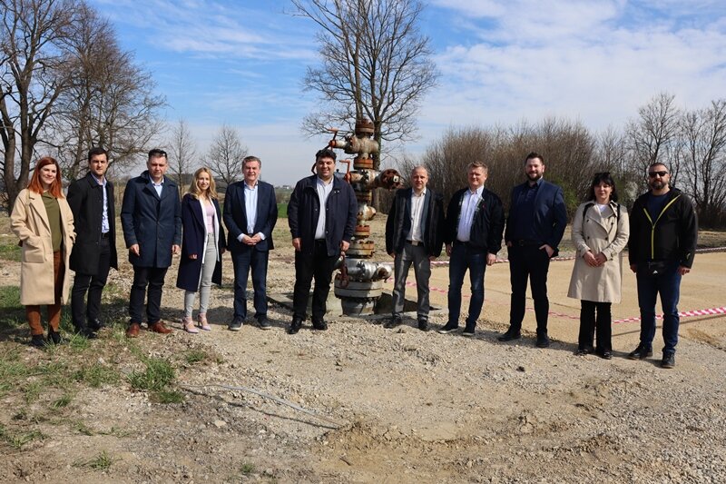 [FOTO] Delegacije iz Islanda i Ministarstva regionalnoga razvoja posjetile križevačku geotermalnu bušotinu