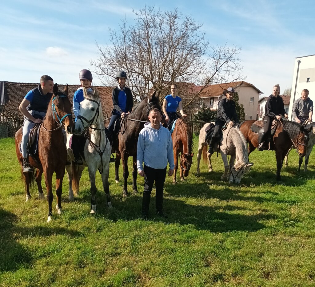OPG Željko Vrščak i Ženska konjička garda Vrbovec organizirali humanitarnu šetnju za Katarinu Nerlović