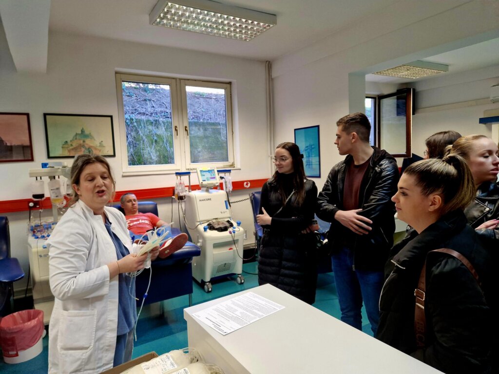 Vrbovečki srednjoškolci posjetili Zavod za transfuzijsku medicinu u Zagrebu
