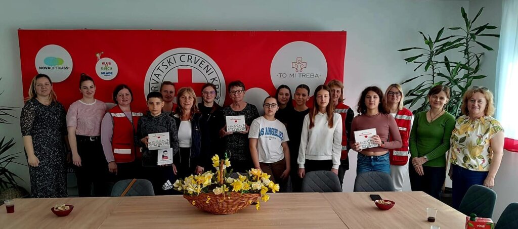 Volonteri vrbovečkog Crvenog križa uručili prikupljeni novac od prodaje narcisa Udruzi Sv. Margareta