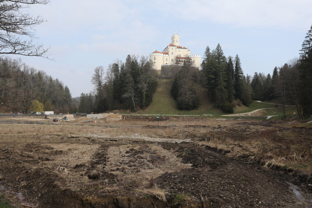 Nastavljeno je čišćenje jezera Trakošćan, punjenje se očekuje najranije na jesen