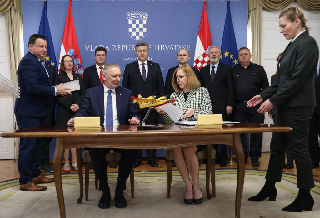 Potpisan ugovor za nabavu dva nova kanadera vrijedna 105 milijuna eura