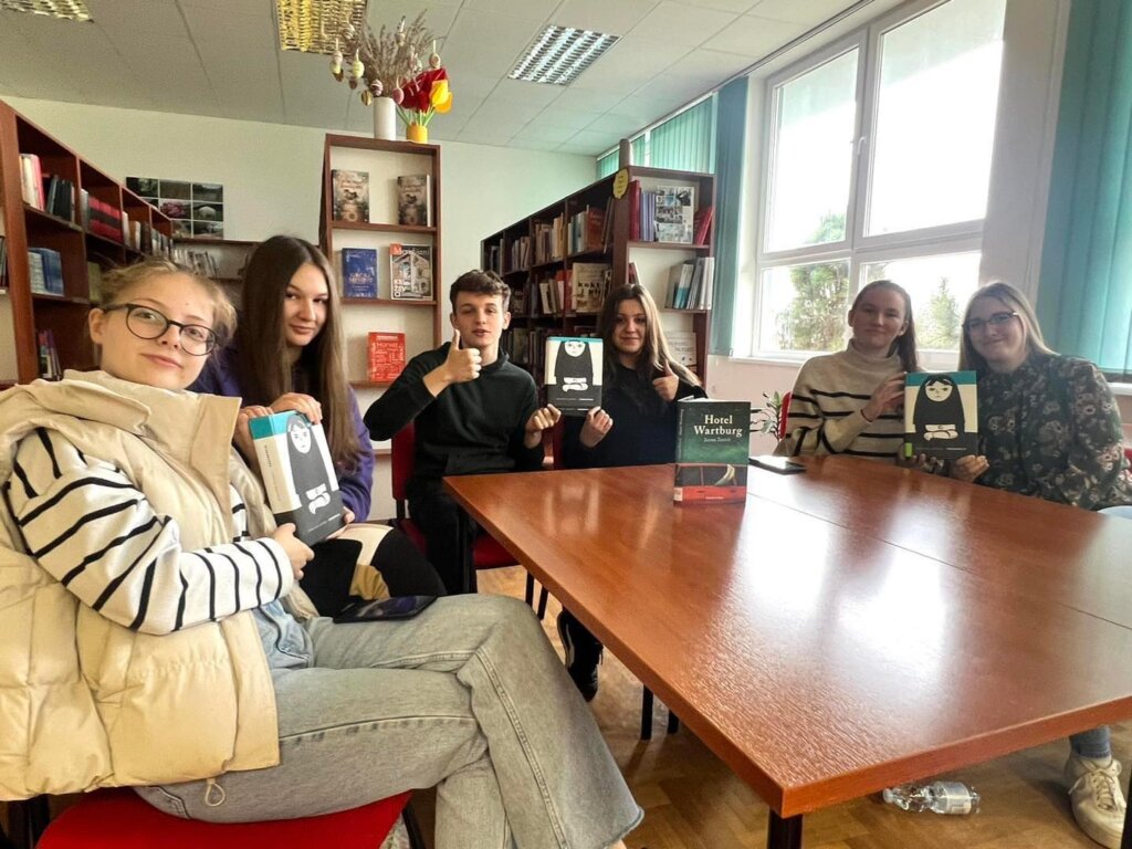 b10d8e64-f27c-4bda-9c15-f1b37a3a1e31