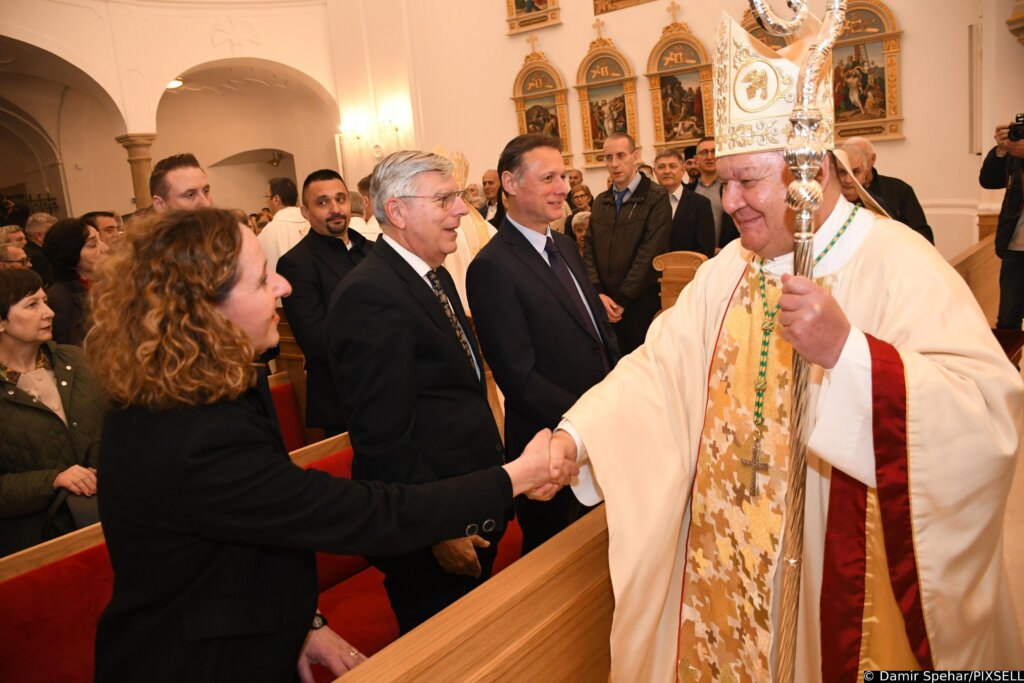 Bjelovar: Jandroković nazočio svečanosti posvete Katedrale sv. Terezije Avilske