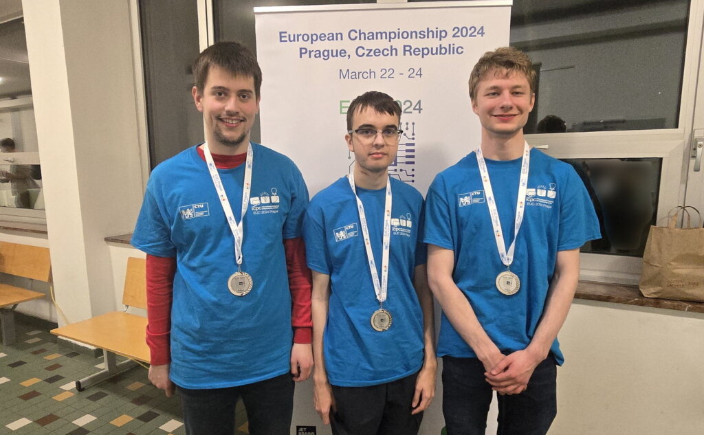 Mladi hrvatski informatičari osvojili srebro na natjecanju u Pragu
