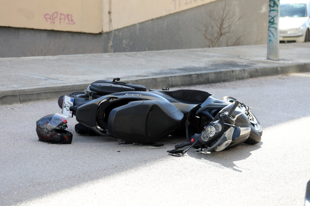 Motociklist stradao u prometnoj nesreći, traje očevid