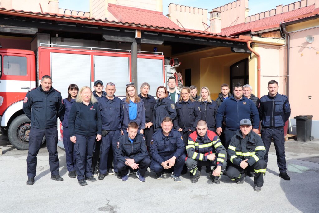[FOTO] Vatrogasna zajednica grada Koprivnice osposobila 18 novih vatrogasaca