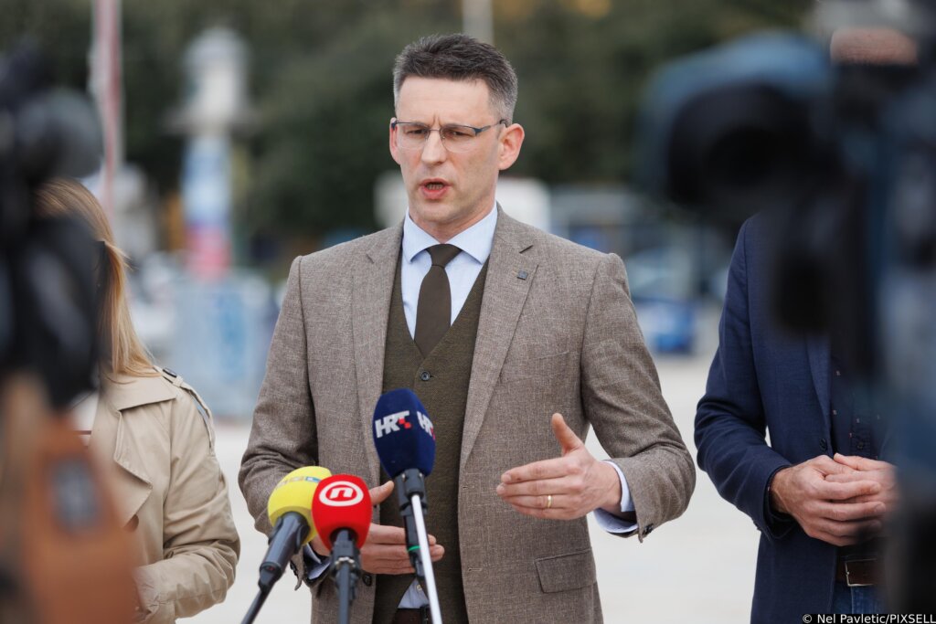 Božo Petrov: Milanović je promovirao i stoji uz bok ljevičarskih politika, zbog kojih “danas imamo woke ludilo, koje oštro osuđujemo”