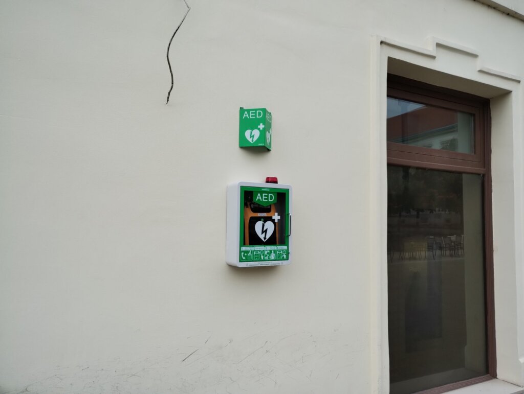 U centru Križevaca postavljen AVD defibrilator