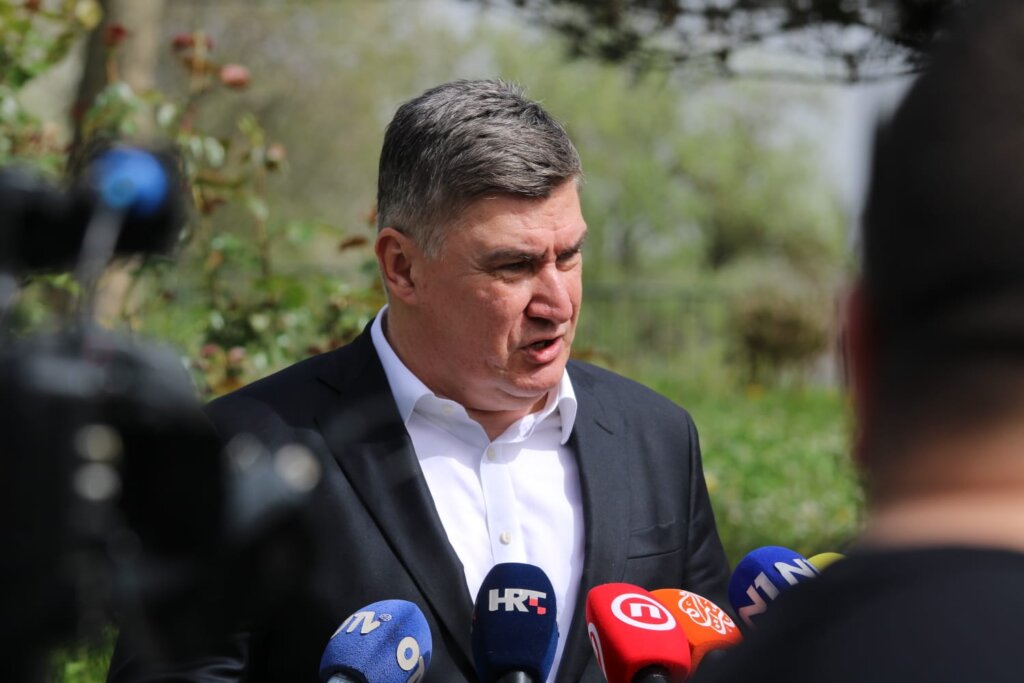 Milanović: Prijetnja Dodika o secesiji zbog rezolucije o Srebrenici je predstava