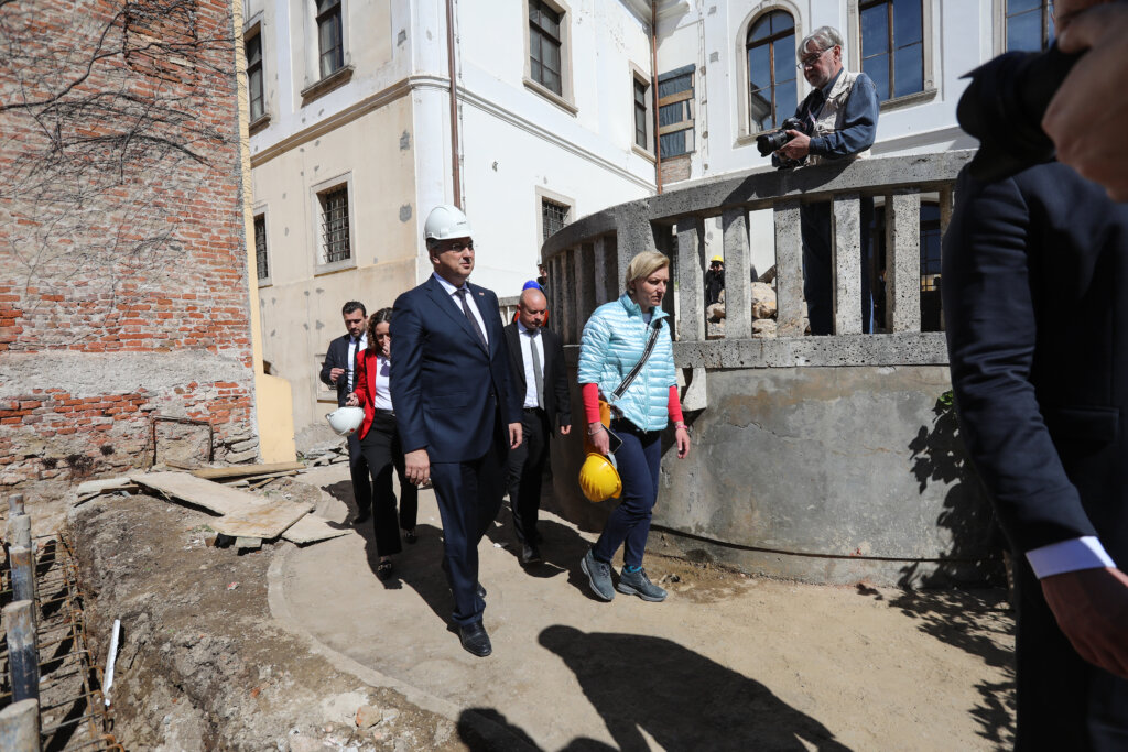 Andrej Plenković obišao zgrade kulturne baštine u obnovi na zagrebačkom Gornjem gradu