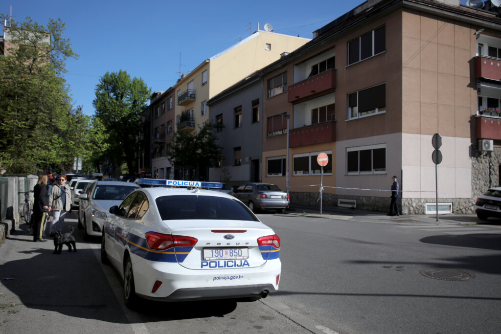 Muškarac u stanu u Maksimiru pucao u ženu, preminula je u bolnici