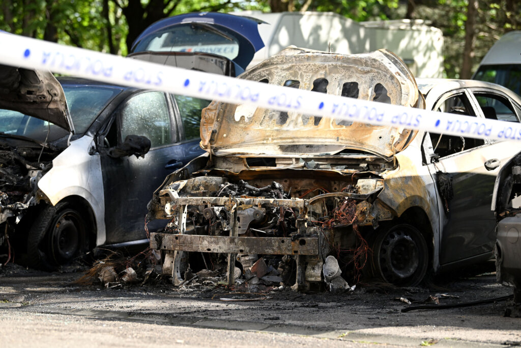 Tri automobila izgorjela u Zagrebu