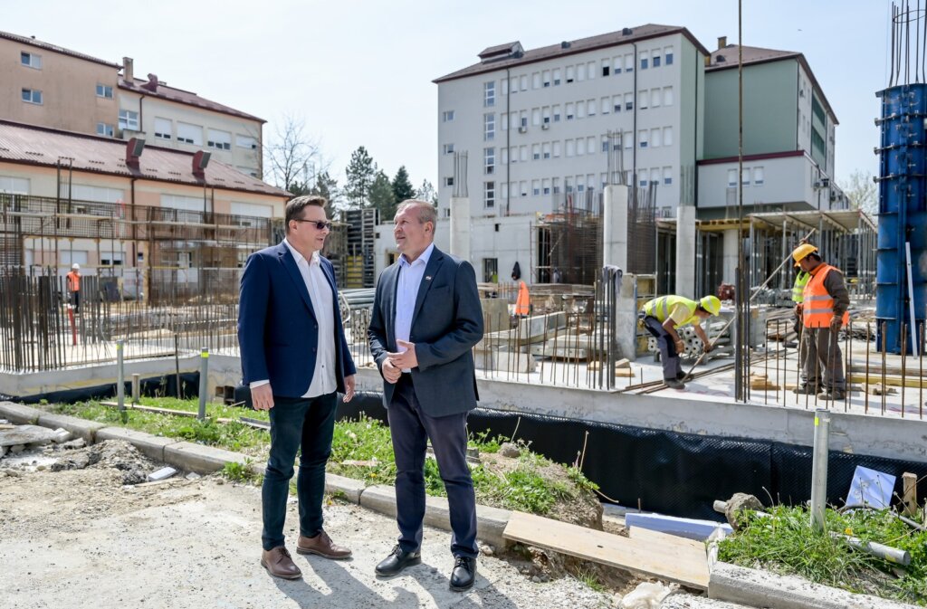 [FOTO] Izgradnja Centralnog operacijskog bloka Opće bolnice Varaždin odlično napreduje