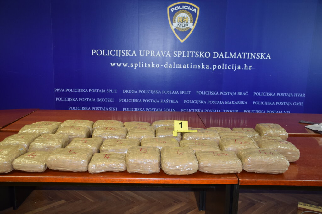 Policija pronašla i oduzela više od 32 kilograma marihuane