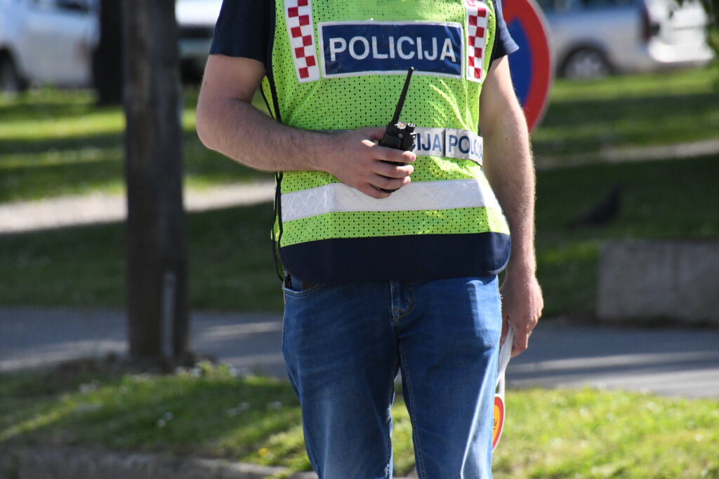 Policija4