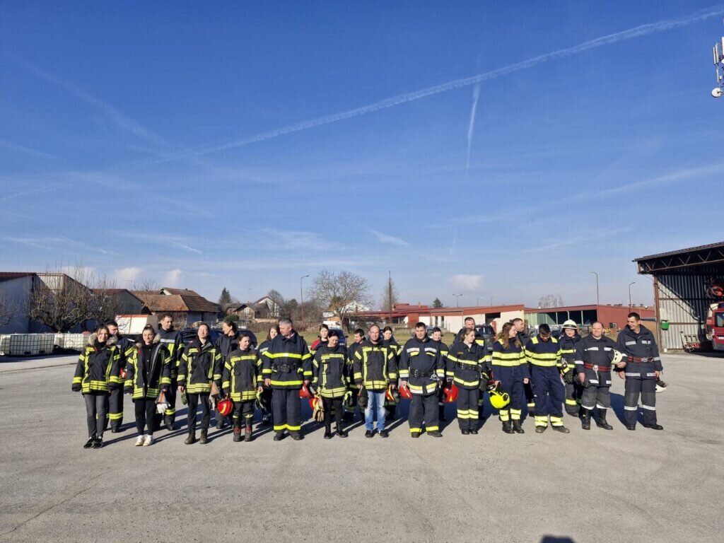 Vatrogasna zajednica Grada Đurđevca organizirala tečaj za vatrogasna zvanja