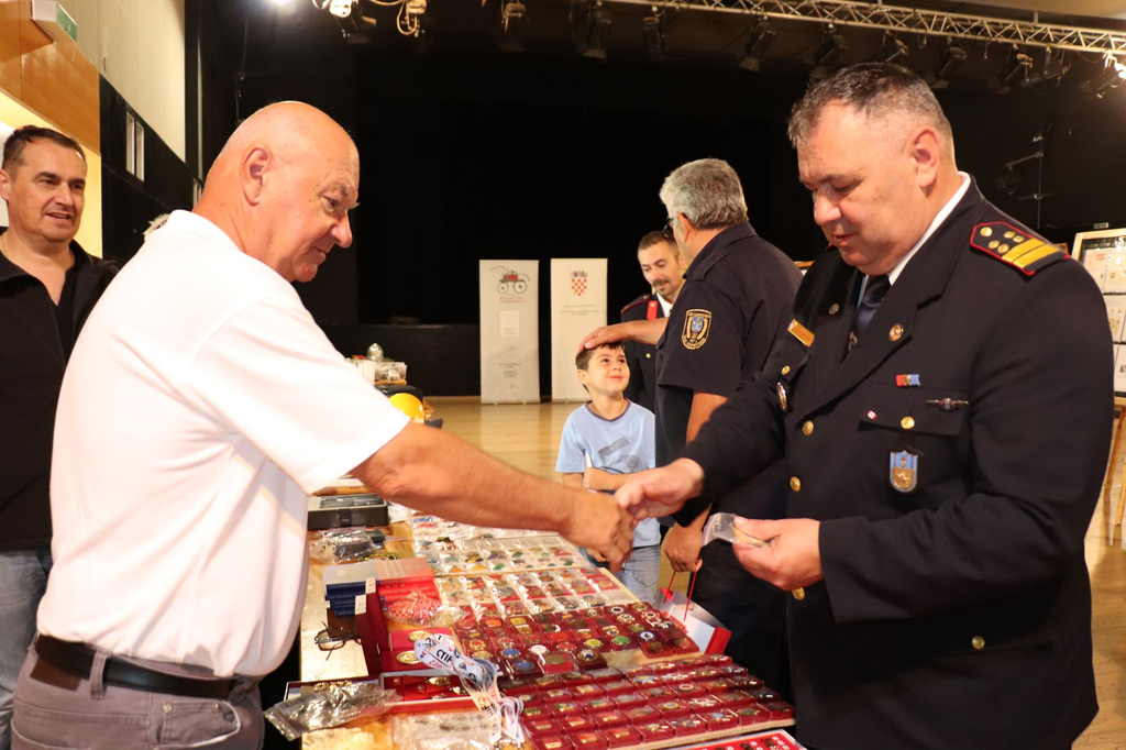 DVD-Koprivnica-izlozba-i-igre-u-parku-19