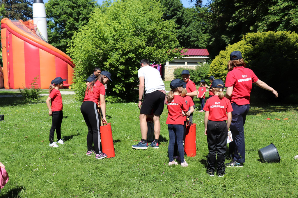 DVD-Koprivnica-izlozba-i-igre-u-parku-28