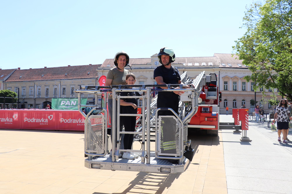 DVD-Koprivnica-izlozba-i-igre-u-parku-42