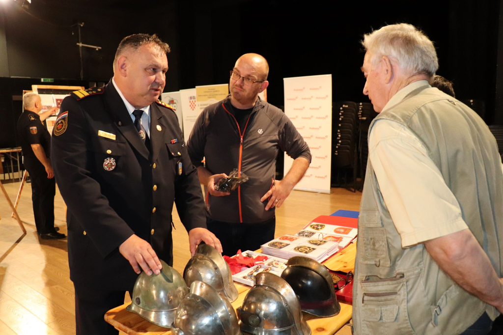 DVD-Koprivnica-izlozba-i-igre-u-parku-8