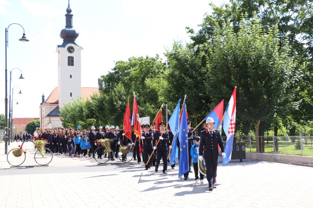 [FOTO] Svečanom sjednicom obilježeno 150 godina Dobrovoljnog vatrogasnog društva Koprivnica