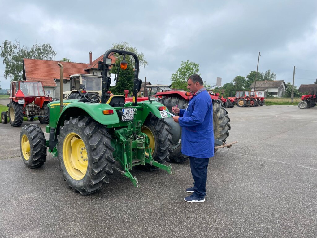 Završen tehnički pregled traktora u Poljanskom Lugu, slijedi pregled u Cugovcu