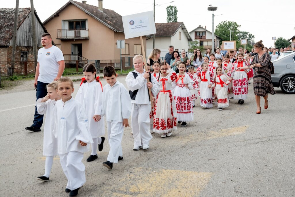 Susretima folkloraša obilježen Svjetski dan djece