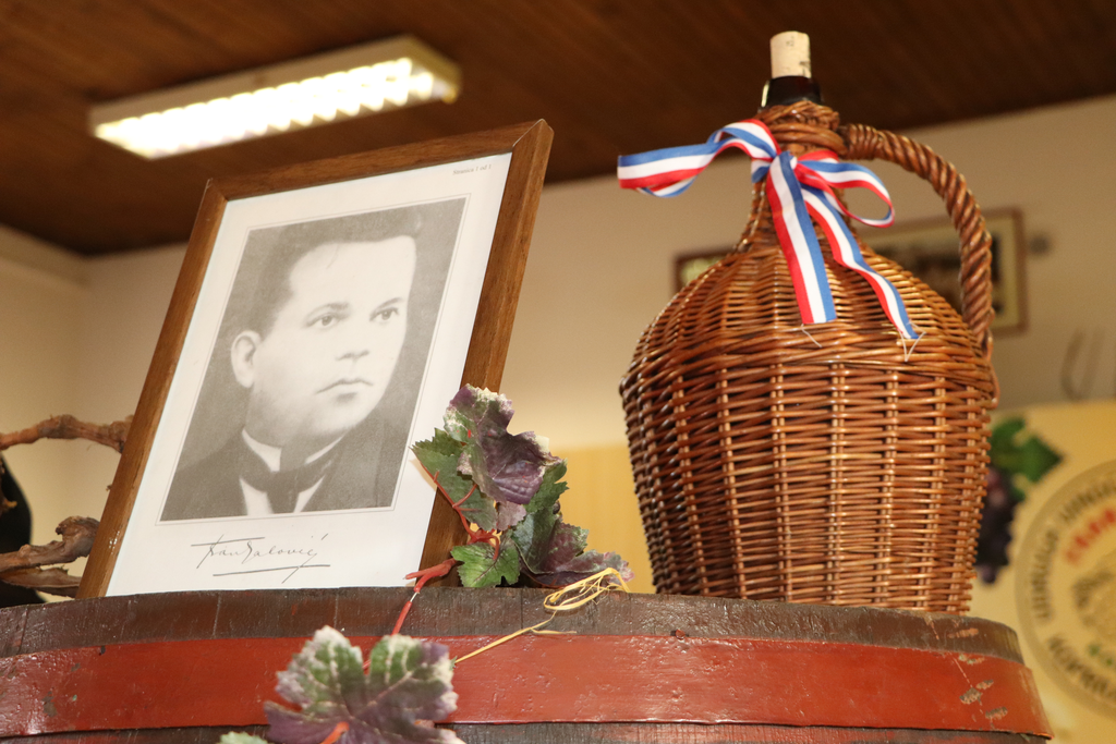 Izlozba_vina_Starigrad_03