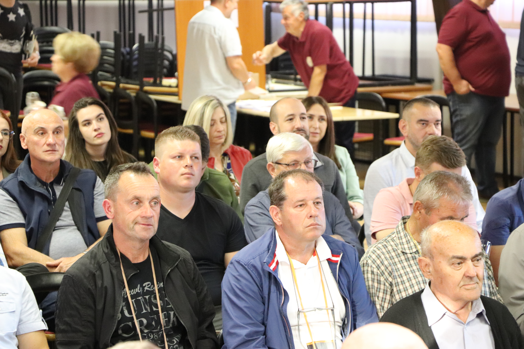 Izlozba_vina_Starigrad_07