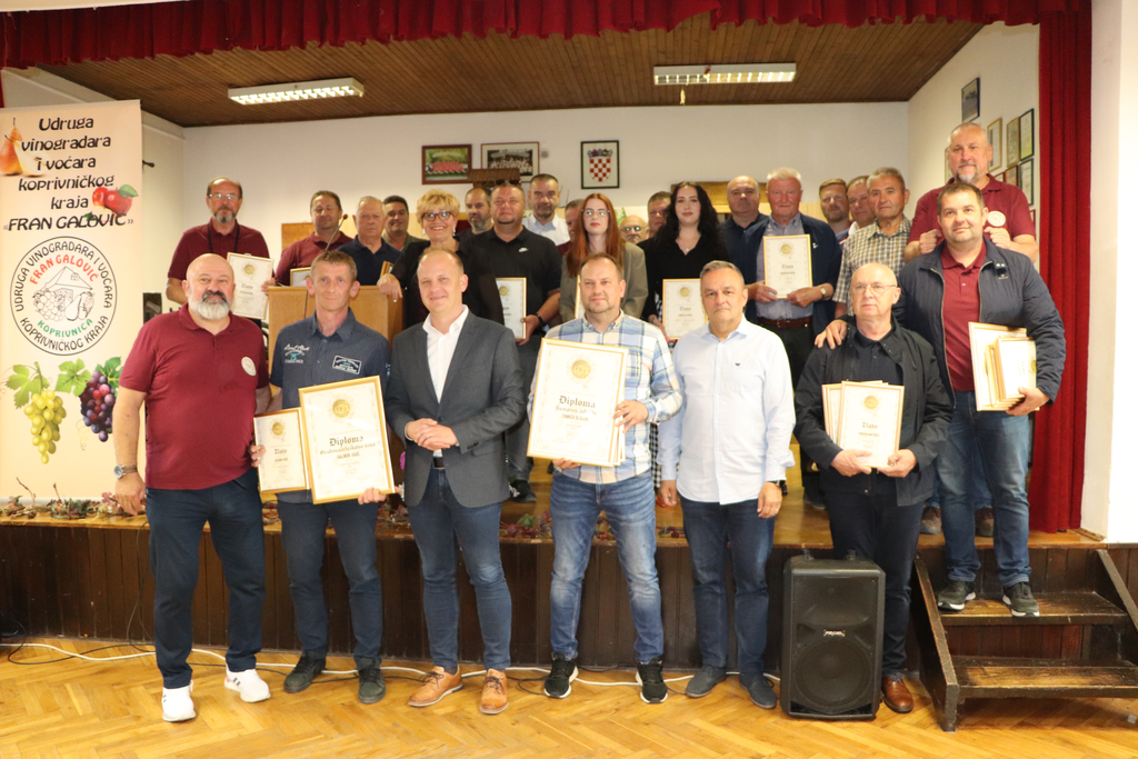 Izlozba_vina_Starigrad_46